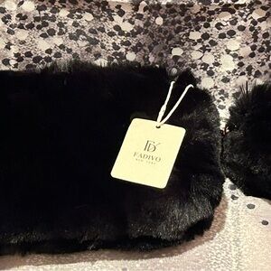 Fadivo Black Faux Fur Clutch